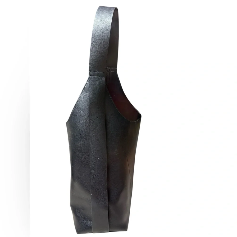 Minimal Black Leather Hobo Bag - Unbranded